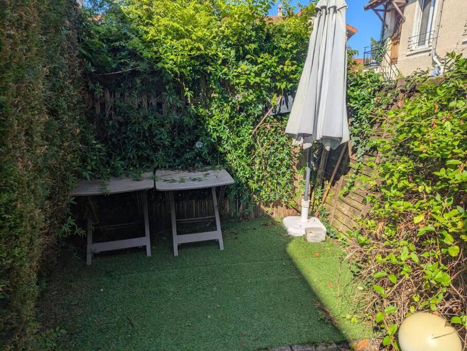 Appartement Avec Jardin ベルサイユ エクステリア 写真