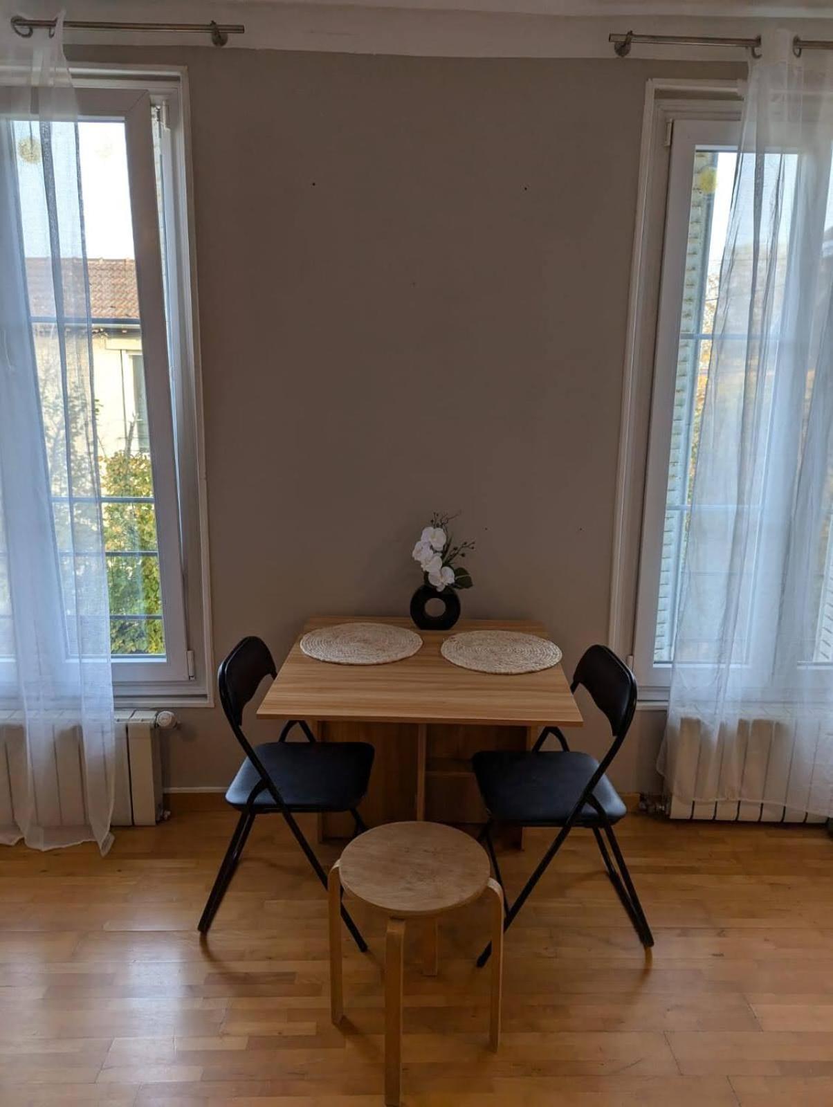 Appartement Avec Jardin ベルサイユ エクステリア 写真